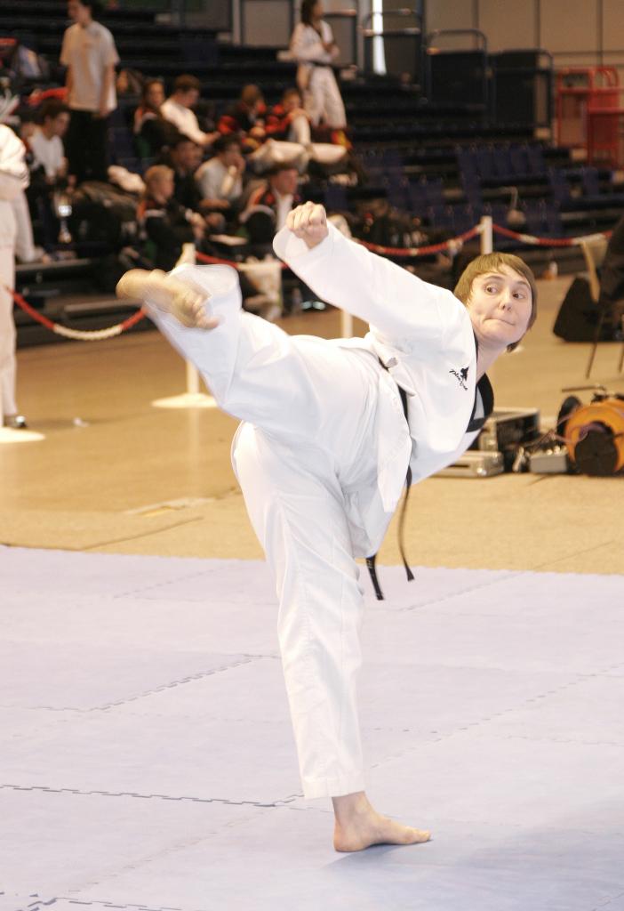 AT COMPETITION POOMSAE 2007